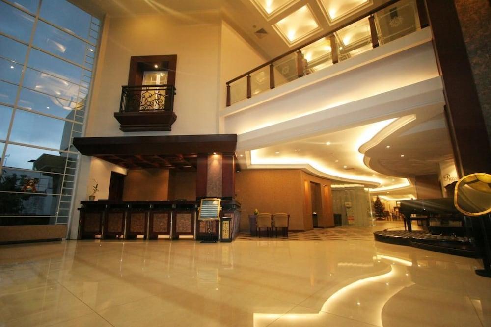 Hotel Dafam Semarang Exterior foto